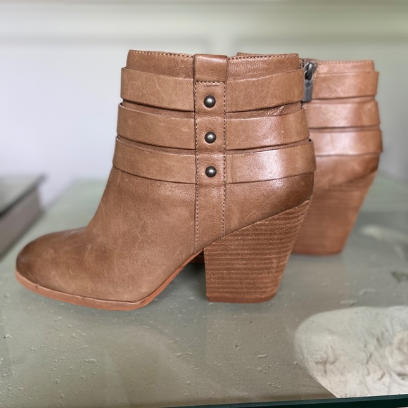 Isola Beige Booties Size 10 - Picture 2 of 5